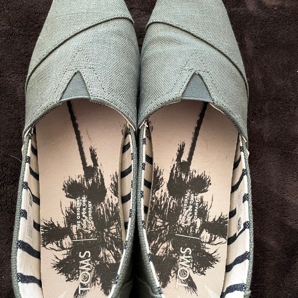 Toms